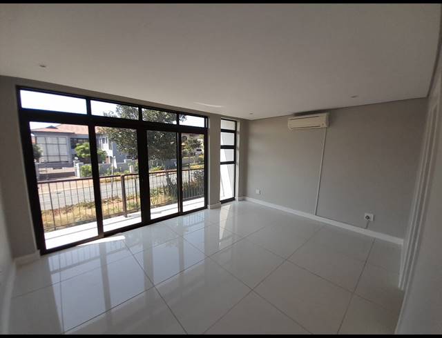 5 BEDROOM FREEHOLD TO LET IN IZINGA ESTATE